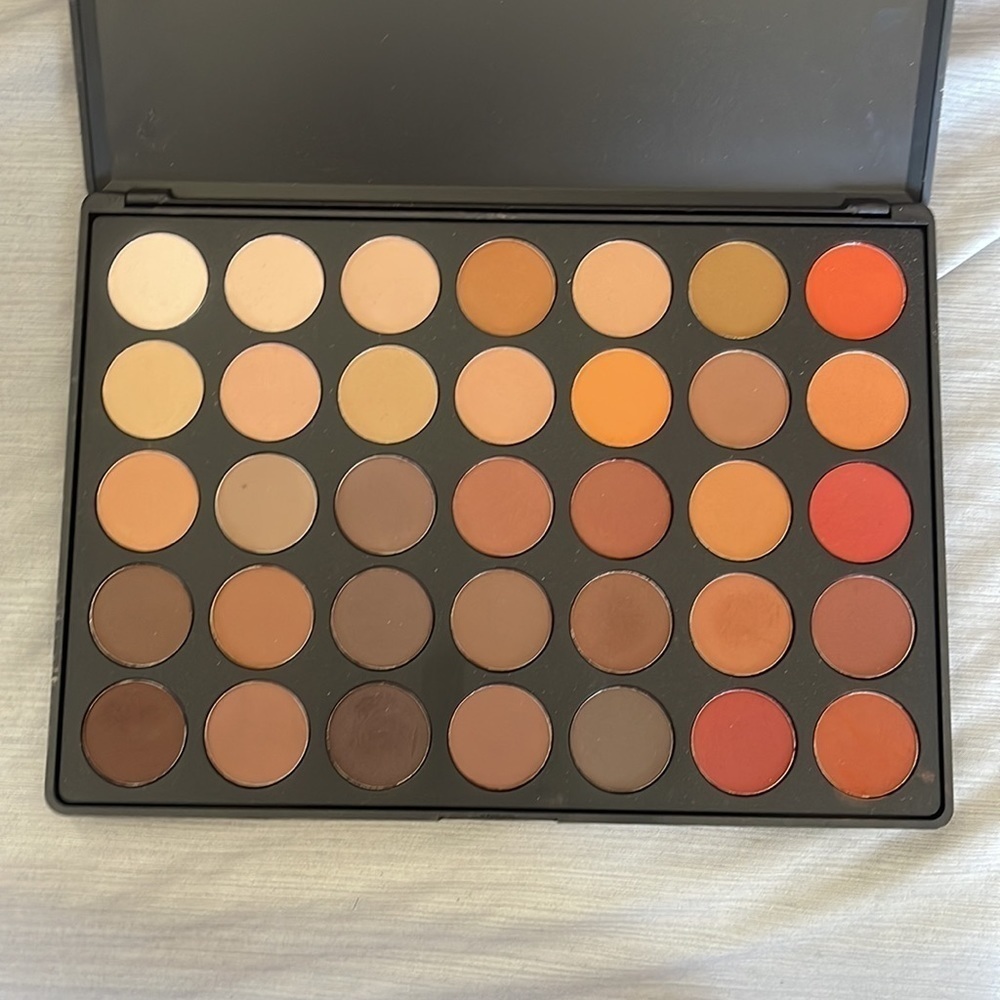 Morphe eyeshadow palette